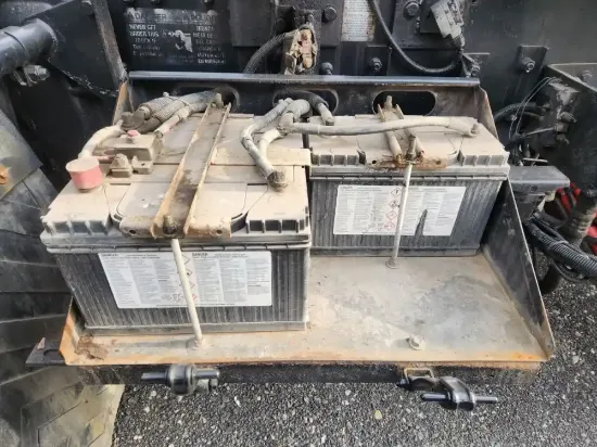 Picture of (Used) 2008 Mack MRU613, BATTERY BOX
