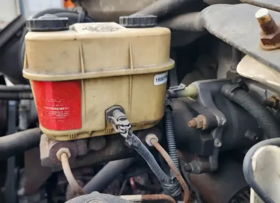 Picture of (Used) 2006 GMC C5500, BRAKE MASTER CYLINDER