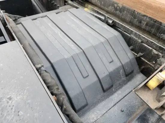 Picture of (Used) 2008 Mack MRU613, REAR QUARTER FENDER