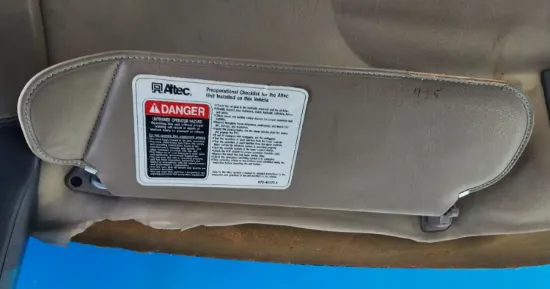 Picture of (Used) 2006 GMC C5500, SUN VISOR