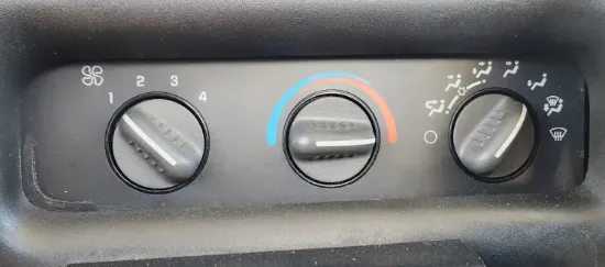 Picture of (Used) 2006 GMC C5500, TEMPERATURE CONTROL ASSEMBLY