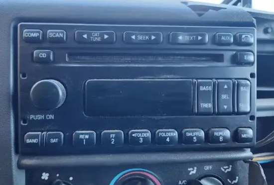 Picture of (Used) 2007 Ford F-650, RADIO