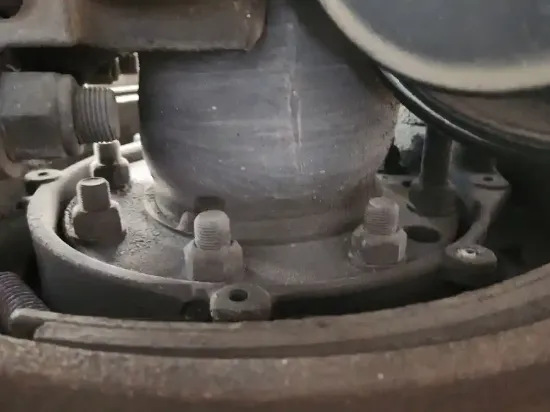 Picture of (Used) 2008 Mack GU813, REAR DIFFERENTIAL HUBS