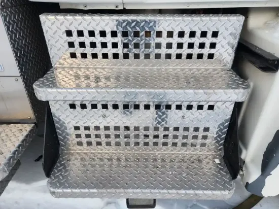 Picture of (Used) 2008 Mack GU813, COVER DPF