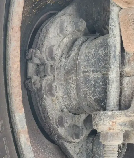 Picture of (Used) 2003 Chevrolet C7500, DIFFERENTIAL HUBS