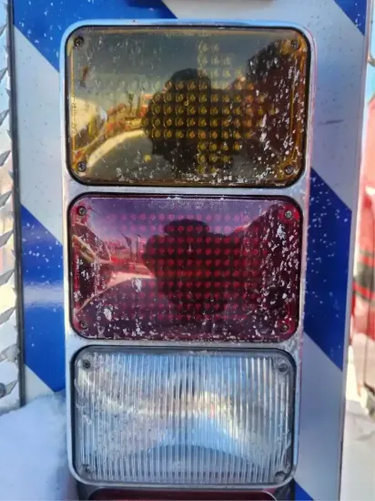Picture of (Used) 2008 Mack GU813, TAIL LIGHT ASSEMBLY