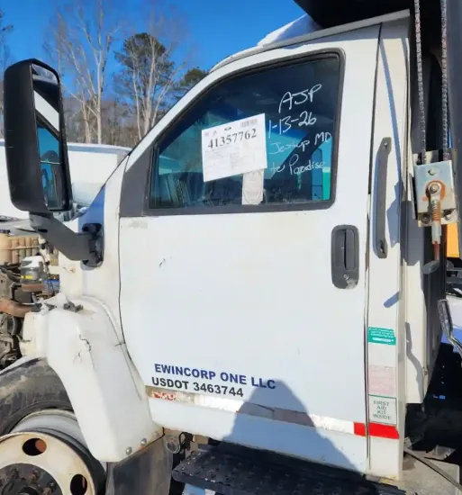 Picture of (Used) 2003 Chevrolet C7500, CAB