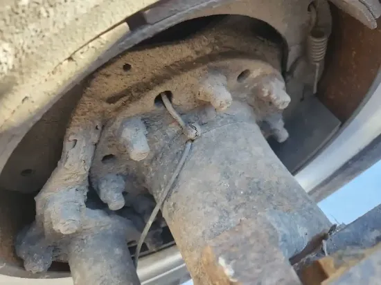 Picture of (Used) 2006 Peterbilt 357, REAR DIFFERENTIAL HUBS