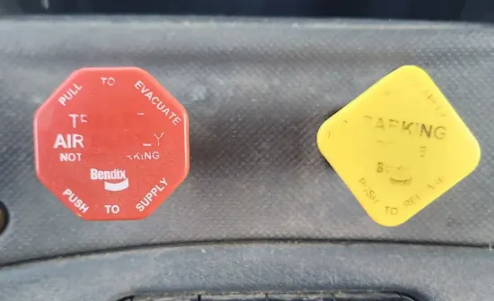 Picture of (Used) 2016 Freightliner Cascadia 113, MISCELLANEOUS DASH SWITCHES