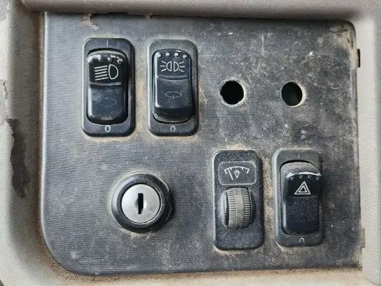 Picture of (Used) 2006 Peterbilt 357, MISCELLANEOUS DASH SWITCHES