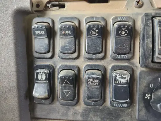 Picture of (Used) 2006 Peterbilt 357, MISCELLANEOUS DASH SWITCHES