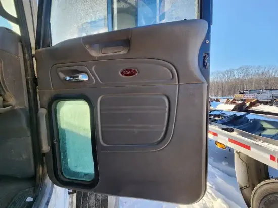 Picture of (Used) 2006 Peterbilt 357, INTERIOR DOOR PANEL