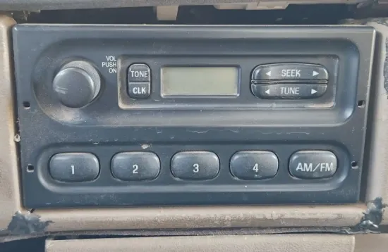 Picture of (Used) 2005 Sterling L7500, RADIO