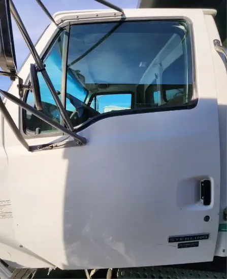 Picture of (Used) 2005 Sterling L7500, DOOR