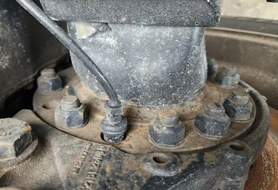 Picture of (Used) 2019 Freightliner Cascadia 126, FRONT DIFFERENTIAL HUBS