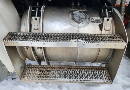 Picture of (Used) 2020 Peterbilt 567, FUEL TANK STEPS