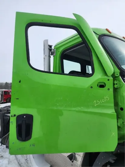 Picture of (Used) 2024 Freightliner Cascadia 116 Day Cab, DOOR