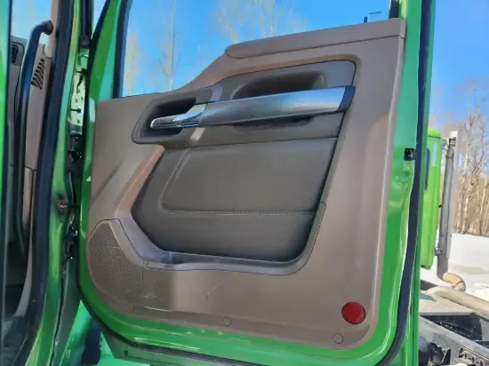 Picture of (Used) 2018 Kenworth T880, INTERIOR DOOR PANEL