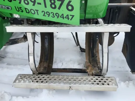 Picture of (Used) 2018 Kenworth T880, FUEL TANK STEPS