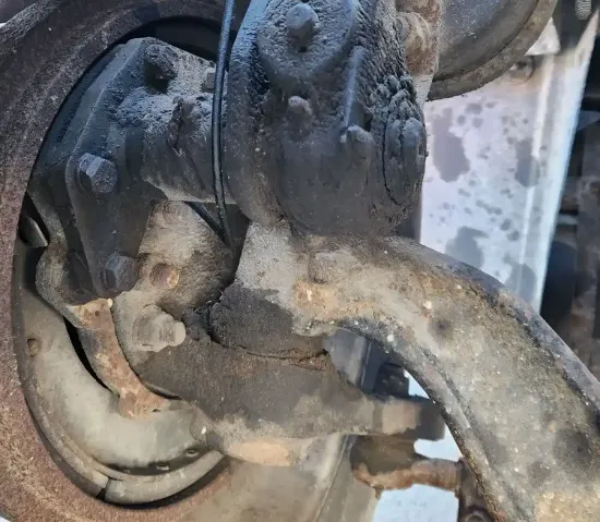 Picture of (Used) 2003 Mack CH613, FRONT SPINDLE/KNUCKLE