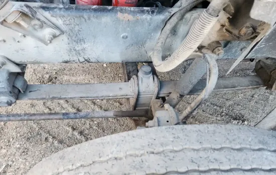 Picture of (Used) 2003 Mack CH613, FRONT LEAF SPRINGS