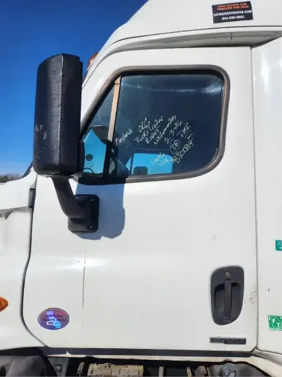 Picture of (Used) 2015 Freightliner Cascadia 125, DOOR