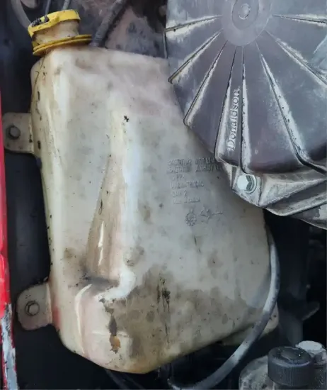 Picture of (Used) 2003 Mack CH613, WASHER BOTTLE