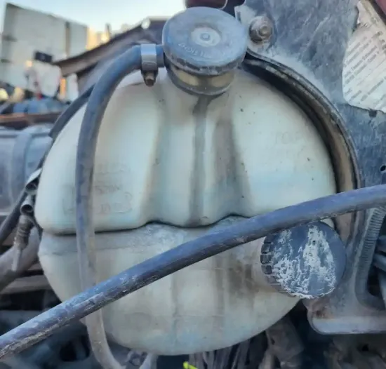 Picture of (Used) 2003 Mack CH613, RADIATOR OVERFLOW BOTTLE/COOLANT RESERVOIR
