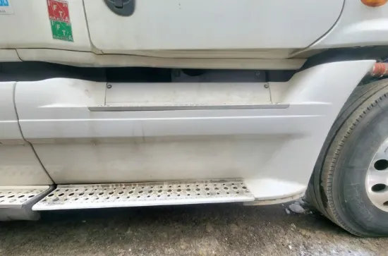 Picture of (Used) 2014 Freightliner Cascadia 125, TANK FAIRINGS