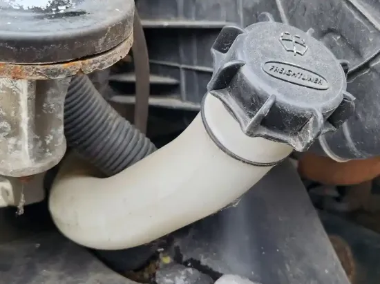 Picture of (Used) 2013 Freightliner Cascadia 125, WASHER BOTTLE