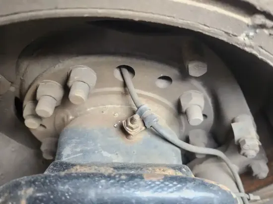 Picture of (Used) 2014 Freightliner Cascadia 125, REAR DIFFERENTIAL HUBS