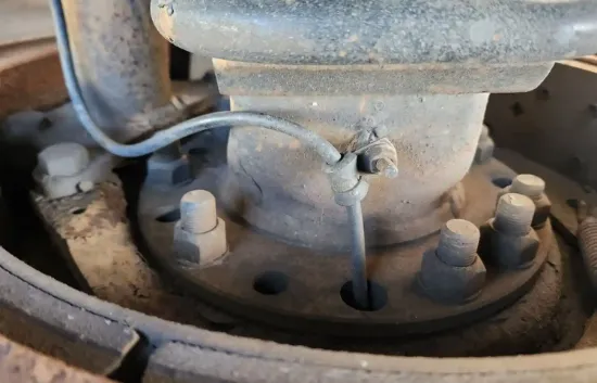 Picture of (Used) 2013 Freightliner Cascadia 125, REAR DIFFERENTIAL HUBS