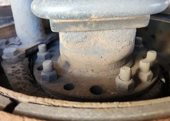 Picture of (Used) 2013 Freightliner Cascadia 125, FRONT DIFFERENTIAL HUBS