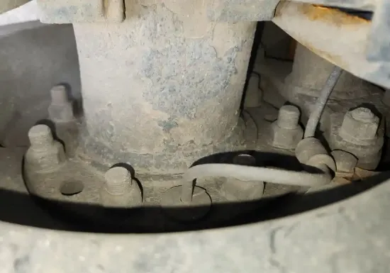 Picture of (Used) 2013 Volvo VNL, REAR DIFFERENTIAL HUBS