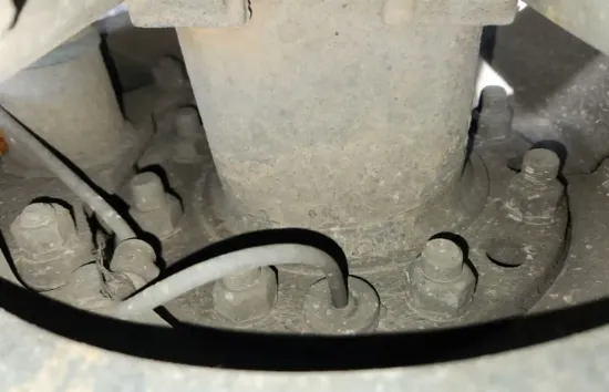 Picture of (Used) 2013 Volvo VNL, REAR DIFFERENTIAL HUBS