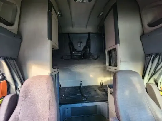 Picture of (Used) 2013 Freightliner Cascadia 125, SLEEPER BUNK