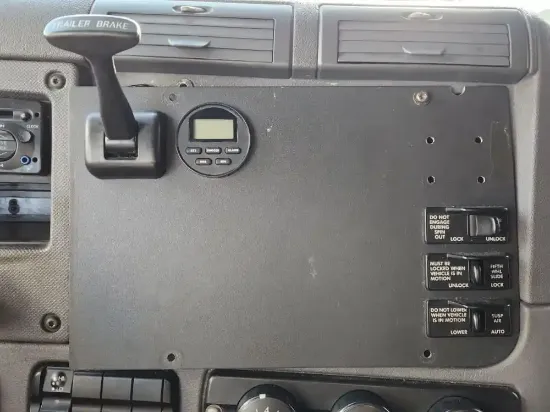 Picture of (Used) 2014 Freightliner Cascadia 125, MISCELLANEOUS DASH SWITCHES
