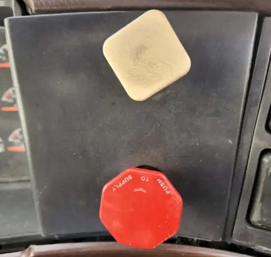 Picture of (Used) 2013 Volvo VNL, MISCELLANEOUS DASH SWITCHES