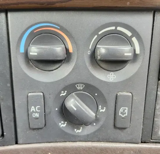 Picture of (Used) 2013 Volvo VNL, TEMPERATURE CONTROL ASSEMBLY