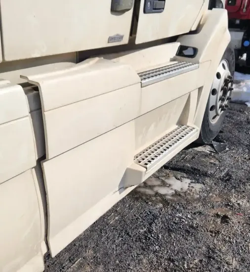 Picture of (Used) 2013 Volvo VNL, TANK FAIRINGS