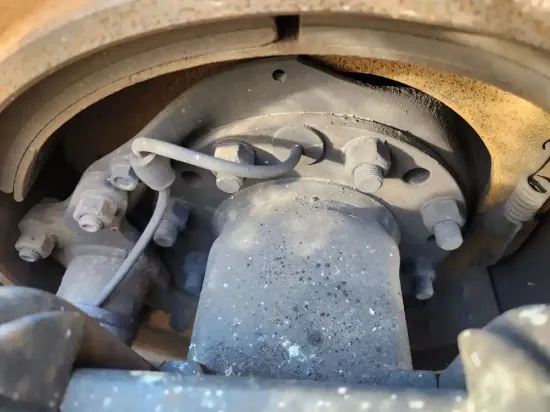 Picture of (Used) 2016 Volvo VNL, REAR DIFFERENTIAL HUBS