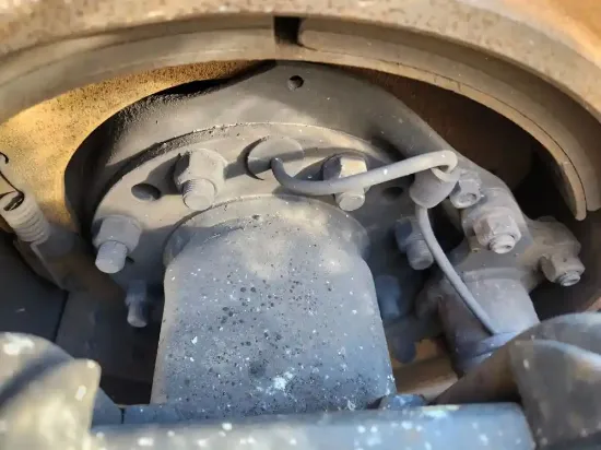 Picture of (Used) 2016 Volvo VNL, REAR DIFFERENTIAL HUBS