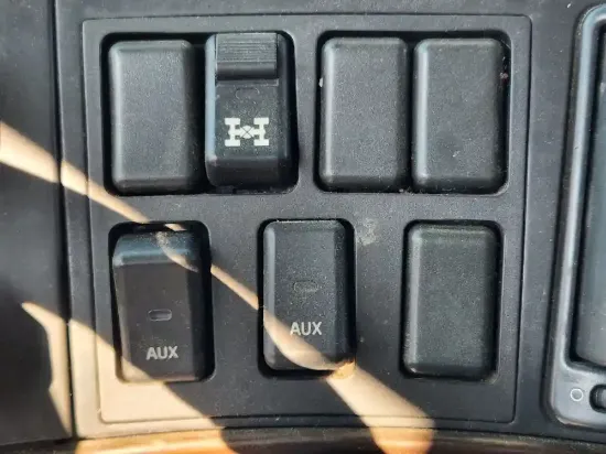 Picture of (Used) 2016 Volvo VNL, MISCELLANEOUS DASH SWITCHES