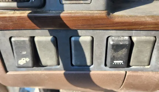 Picture of (Used) 2016 Volvo VNL, MISCELLANEOUS DASH SWITCHES