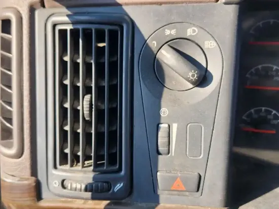 Picture of (Used) 2016 Volvo VNL, MISCELLANEOUS DASH SWITCHES