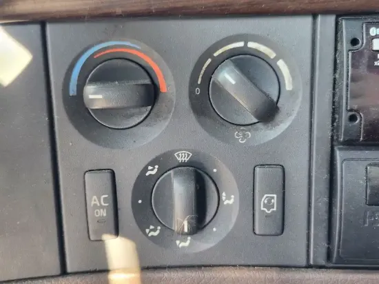Picture of (Used) 2016 Volvo VNL, TEMPERATURE CONTROL ASSEMBLY