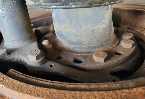 Picture of (Used) 2011 International PROSTAR, FRONT DIFFERENTIAL HUBS