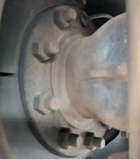 Picture of (Used) 2018 Isuzu FTR, DIFFERENTIAL HUBS
