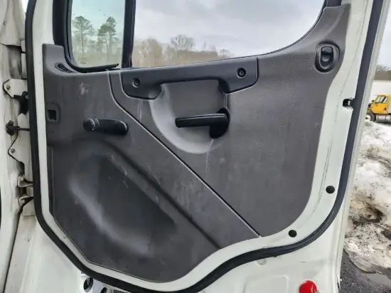Picture of (Used) 2018 Freightliner M2 106, INTERIOR DOOR PANEL