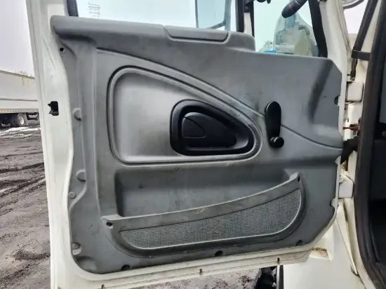 Picture of (Used) 2003 International 4300, INTERIOR DOOR PANEL